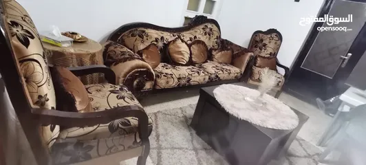  3 طقم صالون مستعمل بحال ممتازه جدا