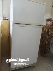  1 ثلاجة و كولر ماء للبيع بحاله ممتازة