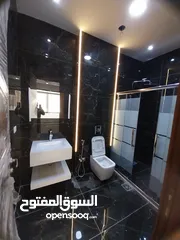  15 الكرسي 185م وتراس امامي وتراس جانبي وخلفي