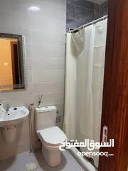  16 شقة ثالث مع روف للبيع في منطقة الكمالية