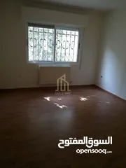  10 في أرقى مناطق الصويفية شقة طابق ثالث أخير 170م مجدده بالكامل بسعر مميز / ref 9085