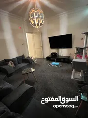  13 شقة طابق اخير مع روف بإطلالة مفتوحة في منطقة الكرسي للبيع من المالك مباشرة