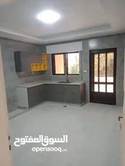  23 شقة روف مجدد بالكامل في عبدون للايجار