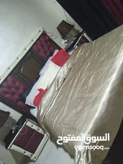  4 غرفة نوم خشب لاتية 18 تفصيل ومنجدة جلد خمري وبيج تقيل كاملة خشب لاتية وتخت بكس كامل لاتية 18
