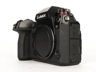  4 كاميرا فل فريم من باناسونيك  Lumix S1