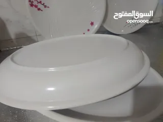  10 صحون فندقية مختلفة الاحجام لون أبيض ميلامين انيقة وفخمة غير قابل زينى بھا سفرتك برمضان