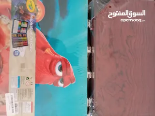  3 عدد 2 شنط ألوان للأطفال مجموعه ضخمه من الألوان المتنوعه ماركه معروفه ممتازه ومميزه جديده بالجيلاتين