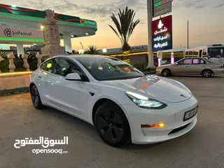  3 Tesla Model 3 2023