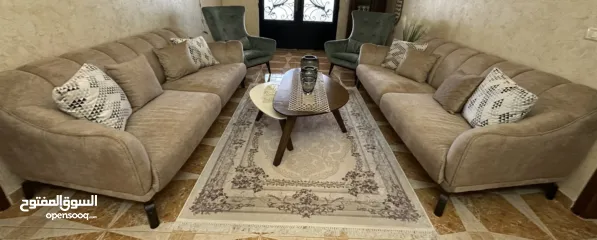  3 طقم كنب بحاله ممتازه