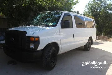  11 فورد E-350
