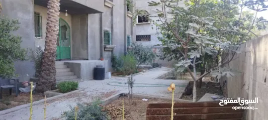  4 منزل للبيع فيلا طابقين الطابق الاول مشطب