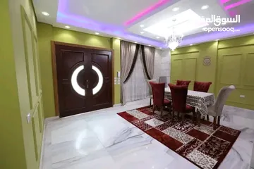  11 عماره عائليه فاخره بحمام سباحه خاص بالفرش