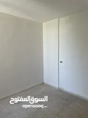  5 شقه فارغه للإيجار