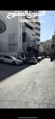  1 محل تجاري للضمان يصلح للبيع الملابس والأحذية