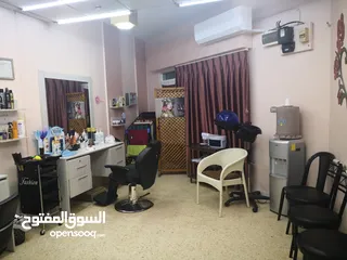  3 اثاث وادوات ومستلزمات واجهزة صالون سيدات للبيع شبه وكالة وباسعار مناسبة جدا في اربد  لا تتردد