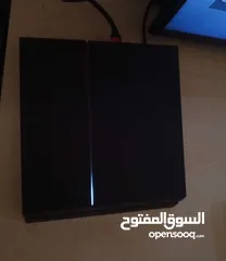  1 بليستيشن 4 للبيع بحالة ممتازة و افضل الاسعار مع لعبة ردد موطوع للبليستيشن معجون تض الاحترار ل 3 سنين
