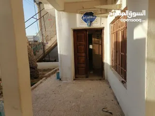  3 بيت تجاري سكني للإيجار في حي المعلمين