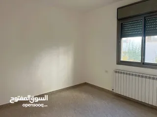  4 شقه للبيع في عين منجد طابق ارضي مع حديقه مع مدخل خاص