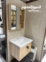  10 ادوات صحية مشكلة جديدة في معرض للبيع مراحض مغاسل حنفيات مجالي وسرميك مشكل للبيع كميه داخل المعرض