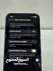  4 IPhone xr بحالة الوكاالة