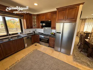  4 شقة مع روف 4 غرف فندقية مفروشة ملوكي للإيجار    السعر لليوم •اقل مدة اسبوع•