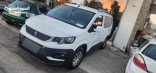  1 بيجو ريفتر للبيع كاش بسعر حرق