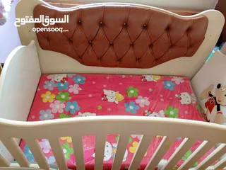  5 تخت  55 تفصيل مع فرشه جديده عرباي استعمال شهر 15 كرسي جديد  20