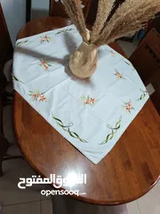  1 طاوله طعام مع 6كراسي خشب ماليزي نظيفه
