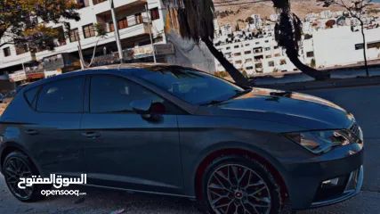  2 سيارة سيات ليون موديل 2018 بوضع الشركة