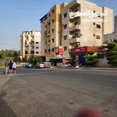  1 شقة للبيع موقعها ع شارعين