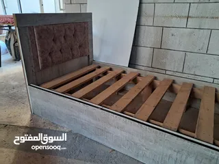  3 تخت شبابي مفرد للبيع ايكيا استعمال بسيط جدا30دينار استخدام اقل من اسبوعين .....