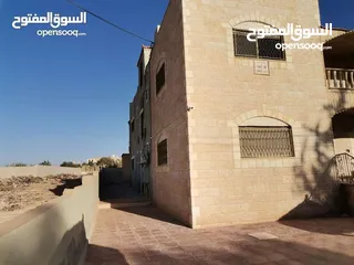  3 منزل مستقل للبيع مساحة 442 مكون من طابقين  الطابق الاول مستقل وشقتين الطابق الثاني كل شقه مستقله