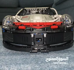  4 LEGO Technic Porsche 911 RSR 42096