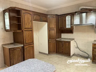  2 ‎شقة مميزة للبيع في منطقة ام السماق مساحة 213 متر