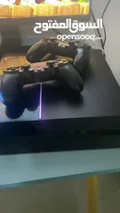  3 بيع ps4 مع ثلاث اجهزة نظيفه جدا