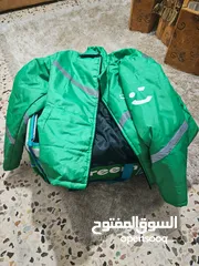  3 شنتة كريم مع جاكيت استعمال خفيف جدا شبه جديد