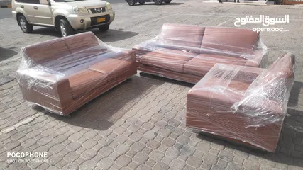  1 New Lather Office German Sofa 6 Seater (جديد جلت كنبه 6نفر)