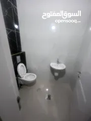  6 شقه للايجار السنوي فقط