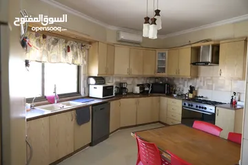  6 شقه طابقيه مع سطح للبيع