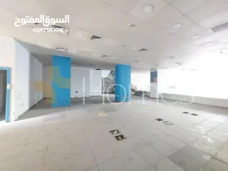  4 معرض يصلح لكافة الاعمال التجارية للبيع في شارع عبدالله غوشه