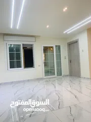  4 بيت شبه فيلا متلاصقه للبيع
