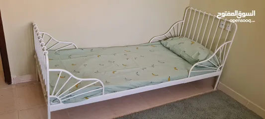  1 Extendable kids bed with quality matress