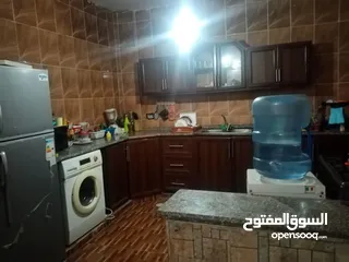  6 منزل طابقين للبيع في منطقة عدن المرقب