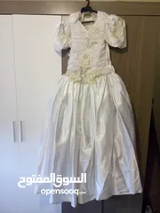  1 فستان زفاف ابيض كلاسيكي