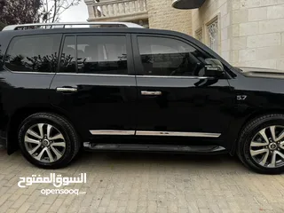  4 تويوتا لاند كروزر في إكس اس فل كامل اعلى فئة وارد المركزية