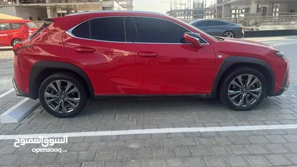  3 Lexus UX 200 F Sport Prestige