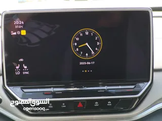  10 VOLKSWAGEN ID.4 CROZZ PRO   مع فتحه بانورما متحركة عداد 9k فقط