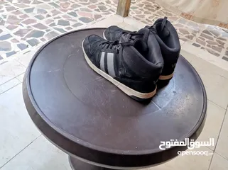  5 بوط رجالي مقاس 45 ماركة اصلي. قابل للتفاوض ب ليرتين فقط لحححققققققققق تار نار نار نار  نار نار نار