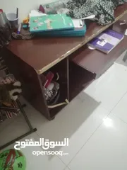  5 طاوله مكتب تصلح للدرسه تصلح ايضا طاوله كمبيوتر. لها ثلاثه جرارات
