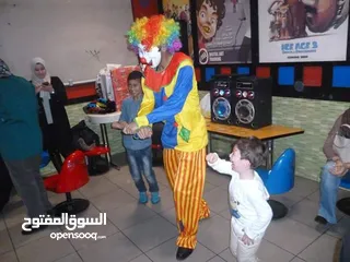  16 القناع والباروكه مجانا مع اللباس ومتوفر توصيل